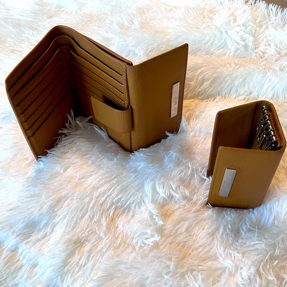 Gucci Wallet and Key Case bundle. 💯 Authentic. EUC - Picture 1 of 5